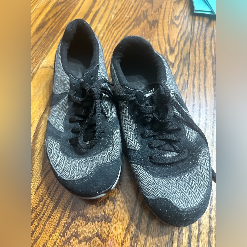Nike casual shoes
